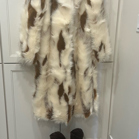 Azalea Wang size small Gorgeous Faux Fur Coat - Picture 2 of 11